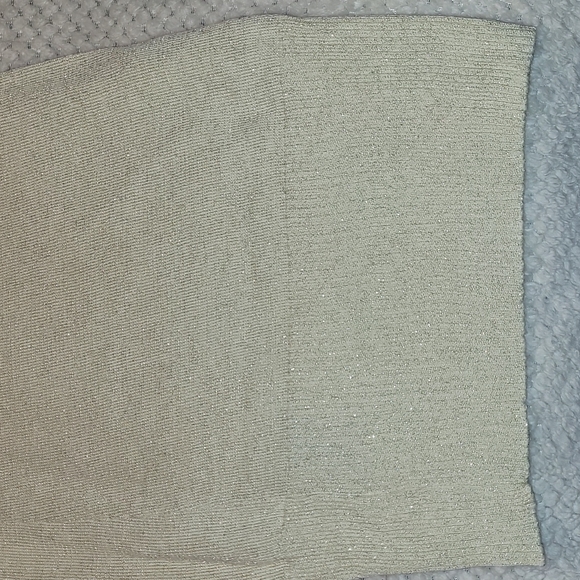 ⭐3 for$15 Knit turtle neck sweater with sparkly detail - Picture 3 of 3